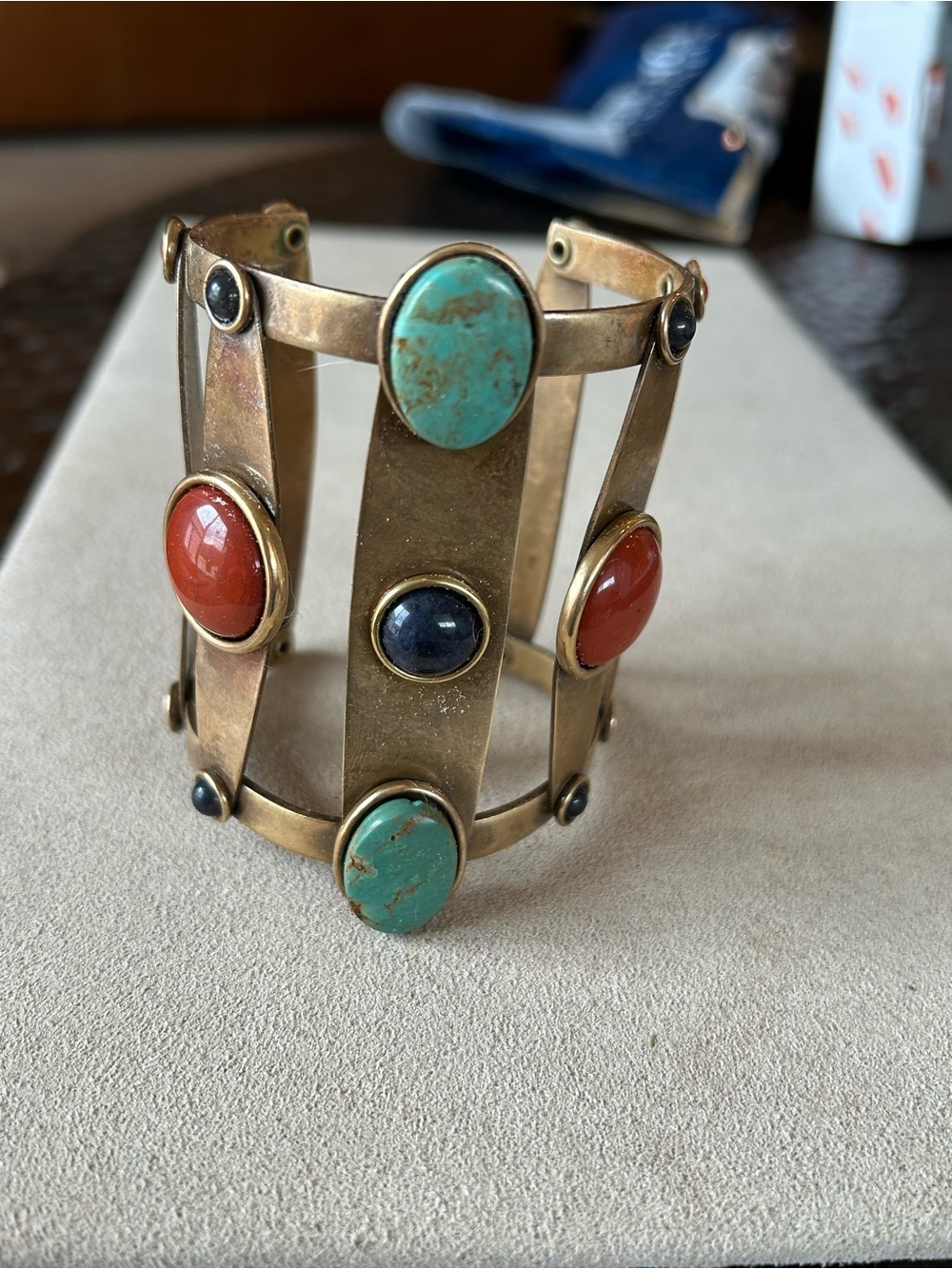 Jan Thomas 80s signed Stone Brass Cuff Bracelet in Turquoise, Coral and Lapis - Picture 3 of 11